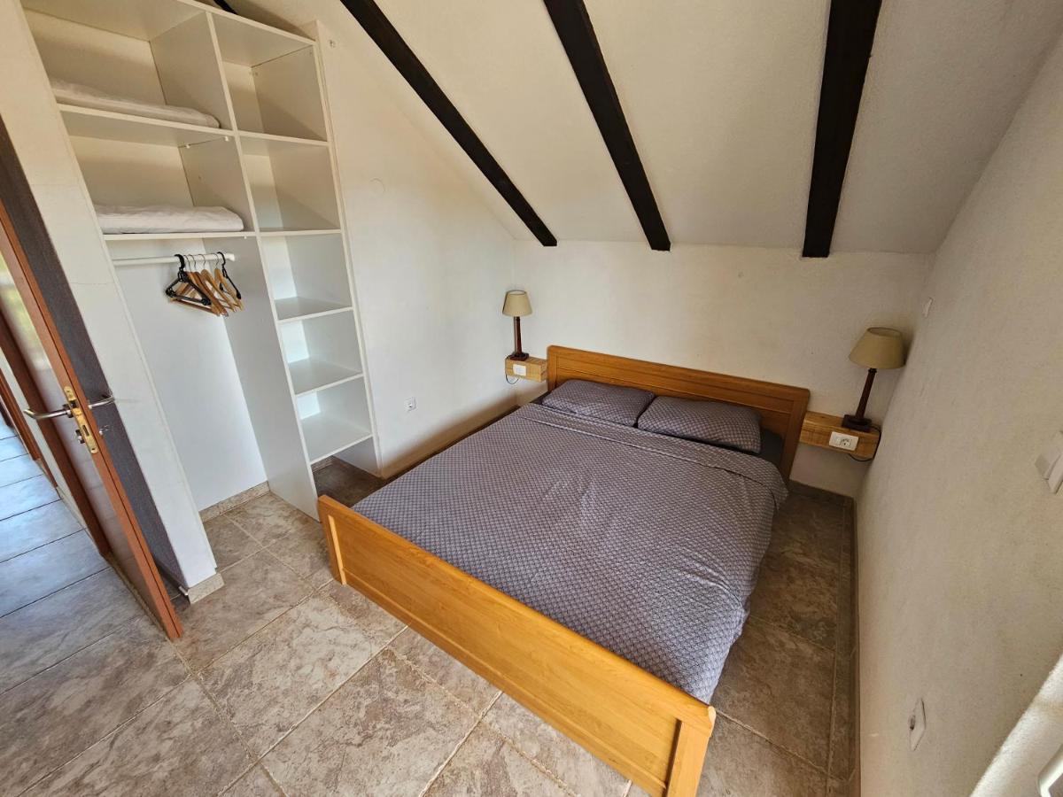 Villa Punta Blava - Beach Front, Ideal For Family Vacation With Kids, Large Terraces With Sea View, Internet, Netflix, No Pets Allowed 奥布罗瓦茨 外观 照片