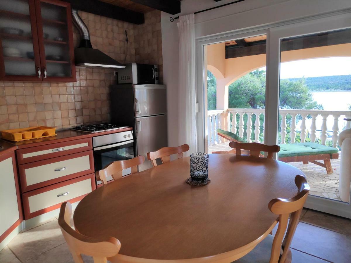 Villa Punta Blava - Beach Front, Ideal For Family Vacation With Kids, Large Terraces With Sea View, Internet, Netflix, No Pets Allowed 奥布罗瓦茨 外观 照片
