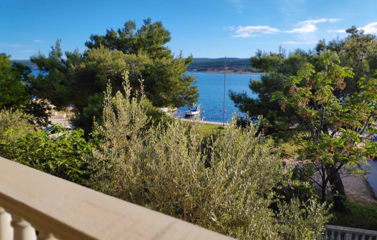 Villa Punta Blava - Beach Front, Ideal For Family Vacation With Kids, Large Terraces With Sea View, Internet, Netflix, No Pets Allowed 奥布罗瓦茨 外观 照片