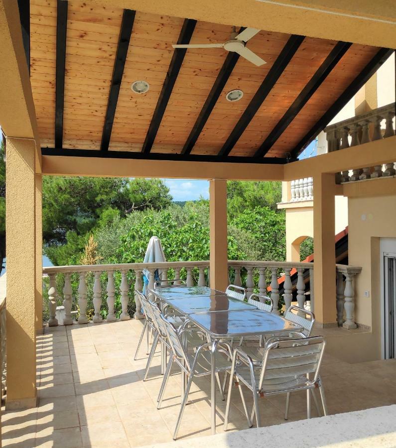 Villa Punta Blava - Beach Front, Ideal For Family Vacation With Kids, Large Terraces With Sea View, Internet, Netflix, No Pets Allowed 奥布罗瓦茨 外观 照片