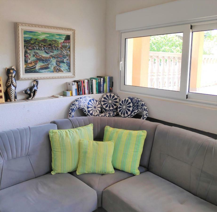 Villa Punta Blava - Beach Front, Ideal For Family Vacation With Kids, Large Terraces With Sea View, Internet, Netflix, No Pets Allowed 奥布罗瓦茨 外观 照片