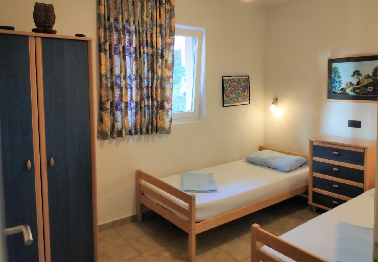 Villa Punta Blava - Beach Front, Ideal For Family Vacation With Kids, Large Terraces With Sea View, Internet, Netflix, No Pets Allowed 奥布罗瓦茨 外观 照片