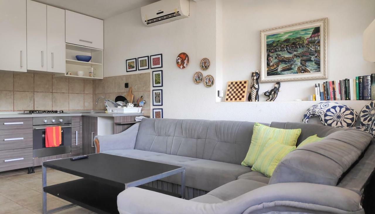 Villa Punta Blava - Beach Front, Ideal For Family Vacation With Kids, Large Terraces With Sea View, Internet, Netflix, No Pets Allowed 奥布罗瓦茨 外观 照片