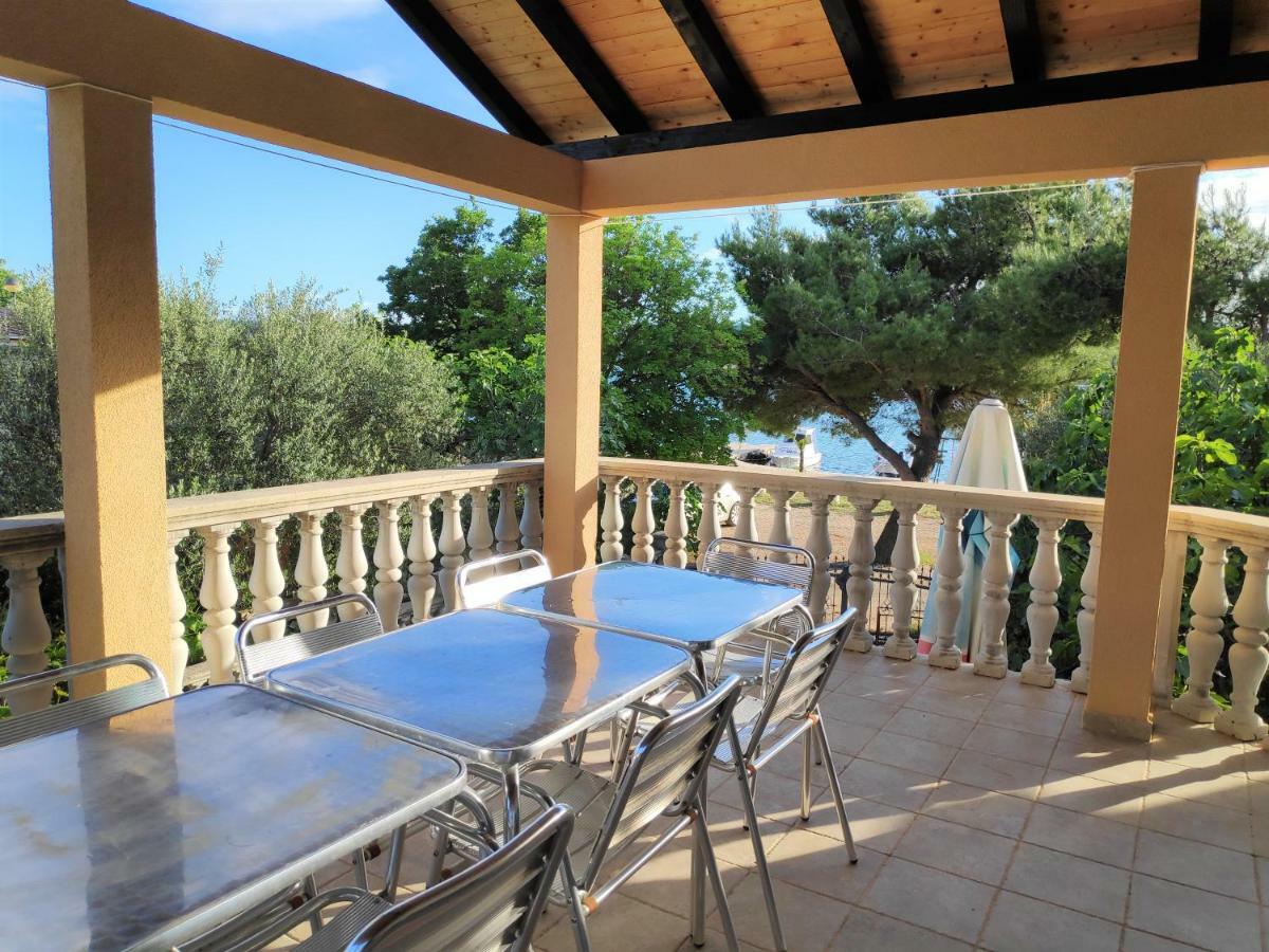 Villa Punta Blava - Beach Front, Ideal For Family Vacation With Kids, Large Terraces With Sea View, Internet, Netflix, No Pets Allowed 奥布罗瓦茨 外观 照片