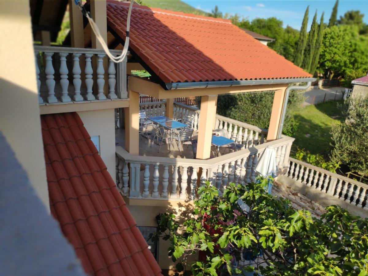 Villa Punta Blava - Beach Front, Ideal For Family Vacation With Kids, Large Terraces With Sea View, Internet, Netflix, No Pets Allowed 奥布罗瓦茨 外观 照片