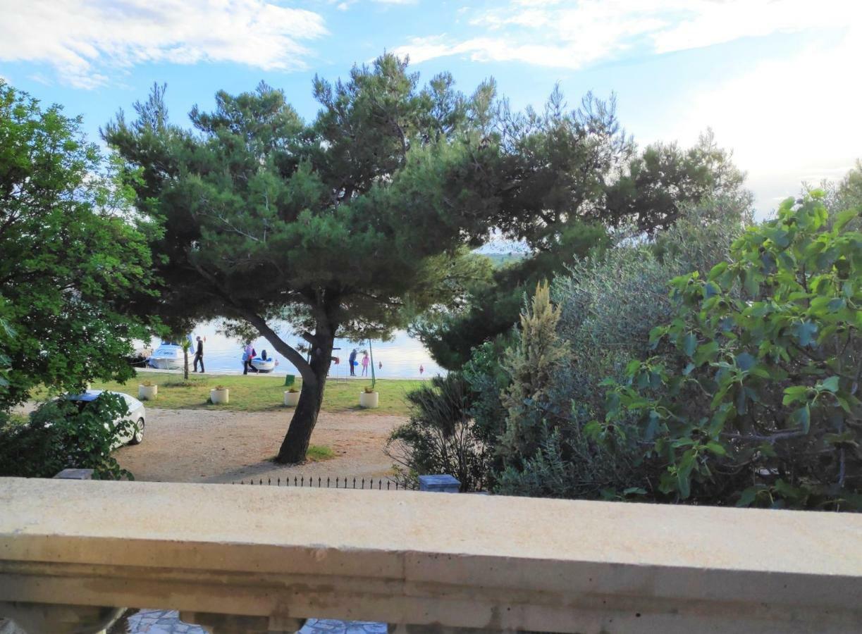 Villa Punta Blava - Beach Front, Ideal For Family Vacation With Kids, Large Terraces With Sea View, Internet, Netflix, No Pets Allowed 奥布罗瓦茨 外观 照片